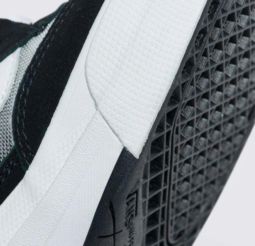 TENIS VANS WAYVEE BLACK TRUE WHITE