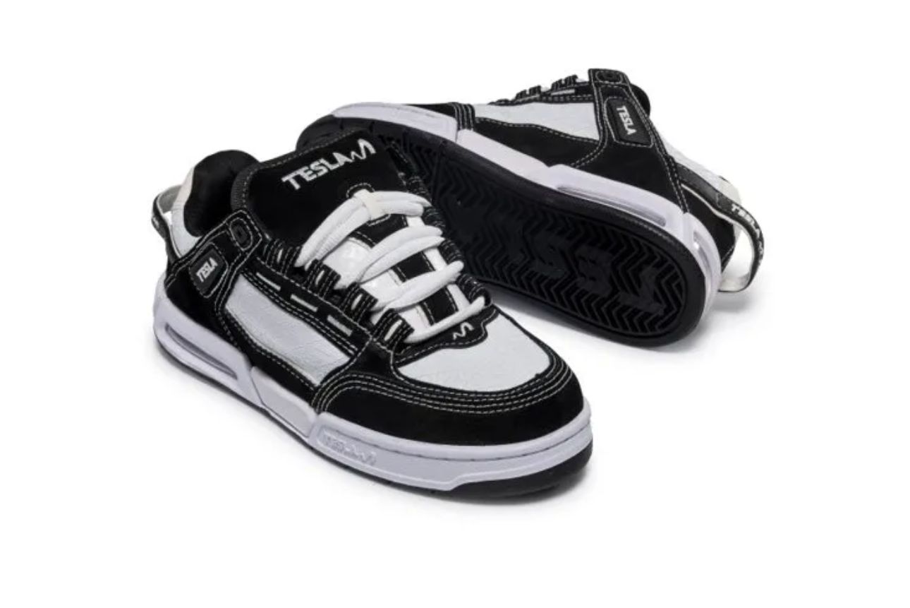 TENIS TESLA COIL DELUX B&W
