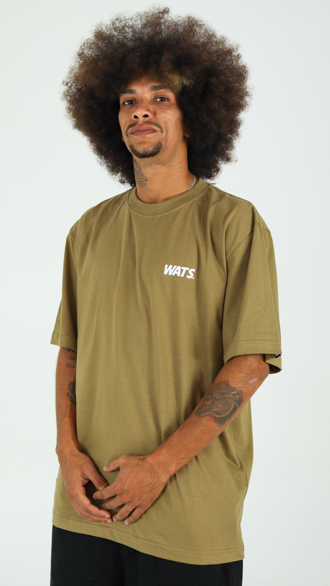 CAMISETA WATS COMPANY LOGO BOTOM CAQUI