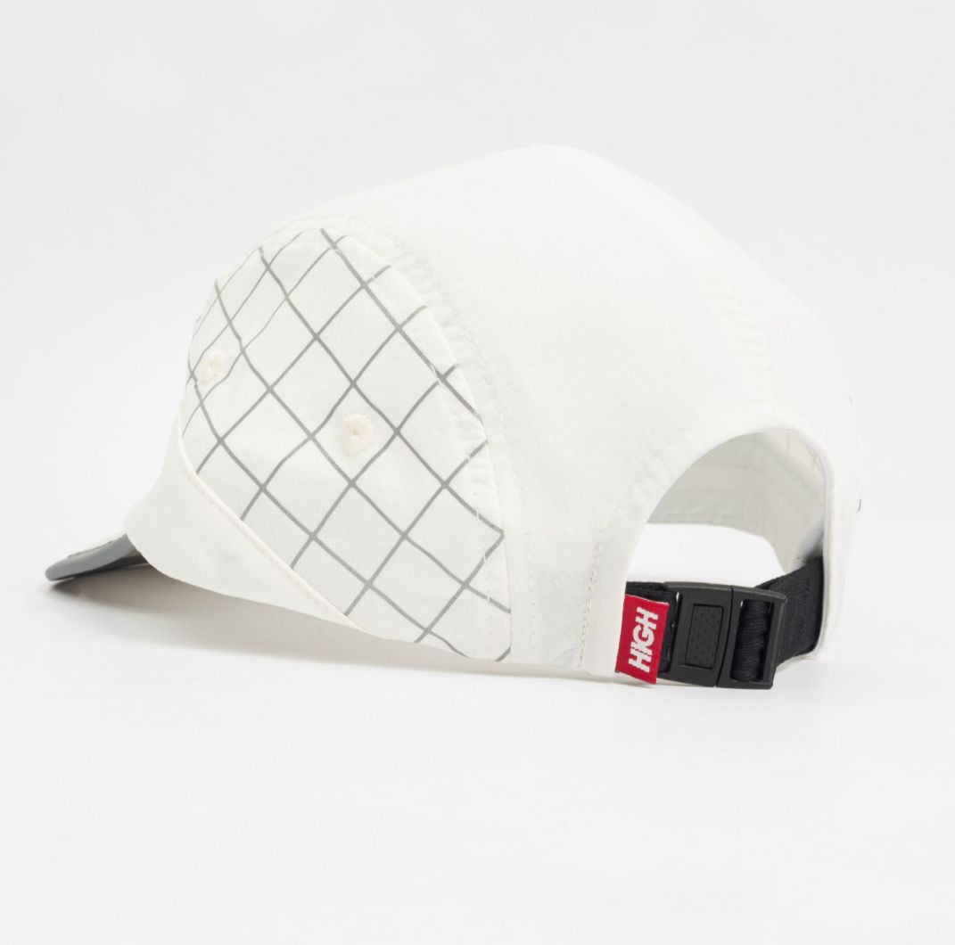 Boné High Reflective 5 Panel Squared White